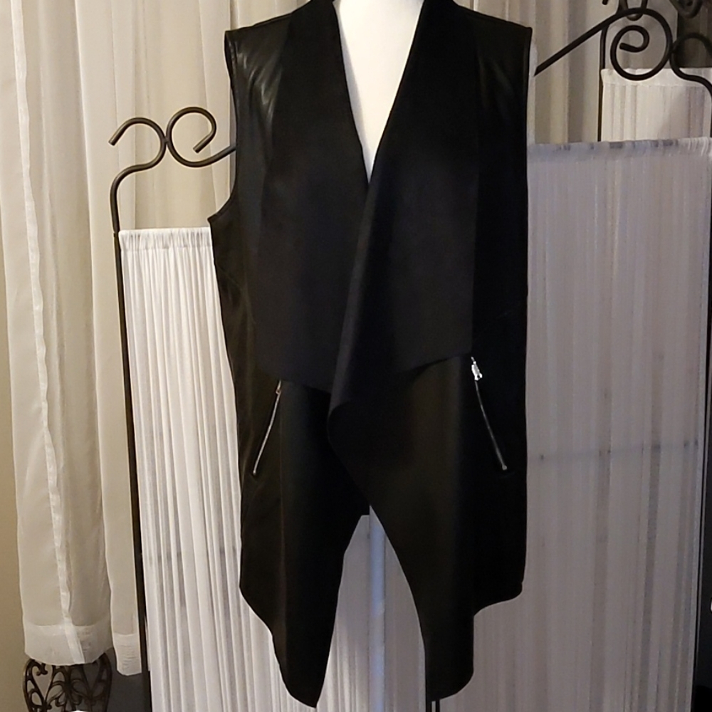 🇨🇦 Sz XL Joan Vass New York Faux Leather Vest